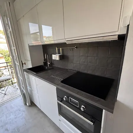 In Tropez Centro Di 2 Locali Con Aria Condizionata Wi-fi E Disponibilita Parcheggio *